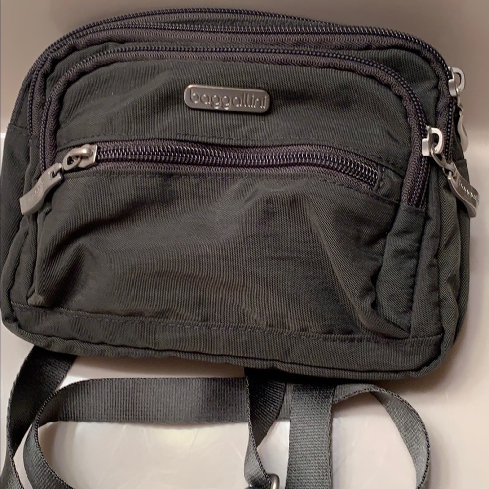 Baggallini small gray cross body/belt pack/wallet